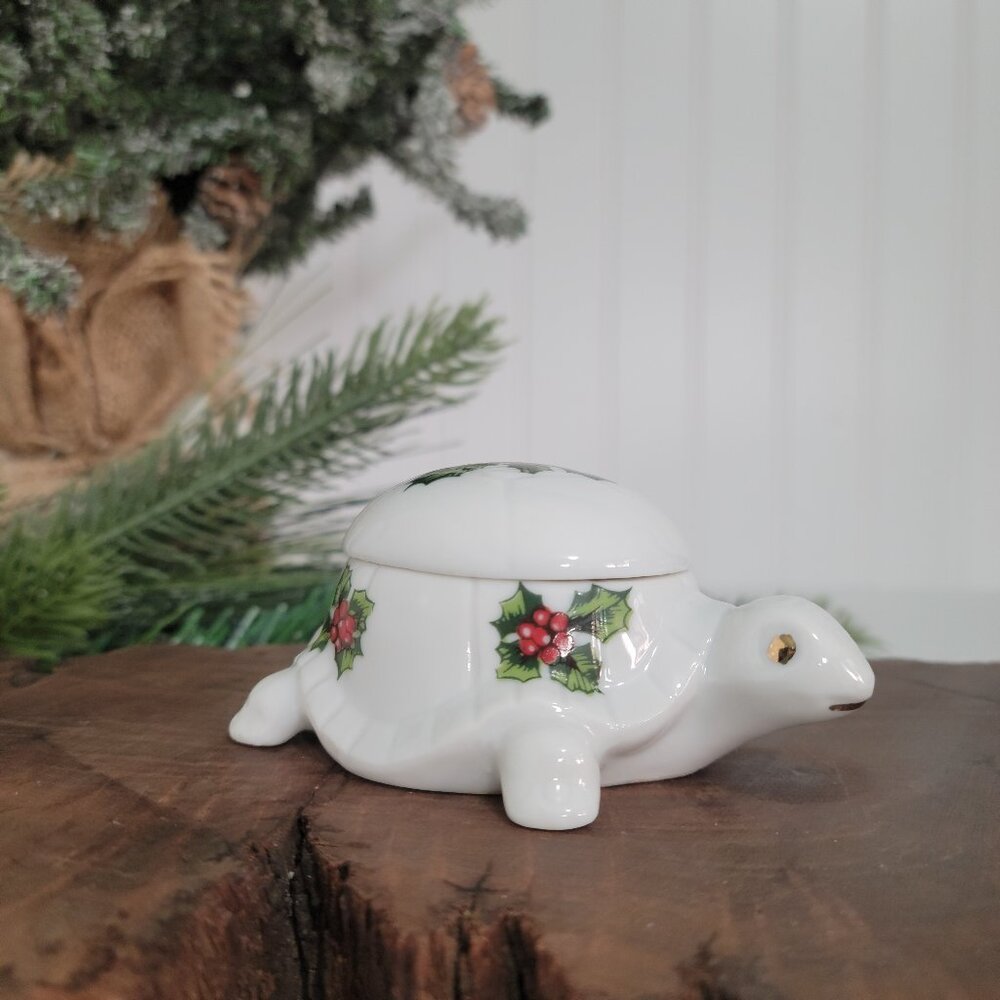 Vtg Lefton Porcelain Turtle Trinket Box Figurine Christmas Holly Cottagecore